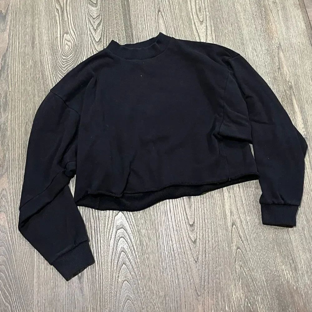 American Eagle Ahh-Mazingly Soft Cropped Sweatshirt Fleece Crewneck Black Size S